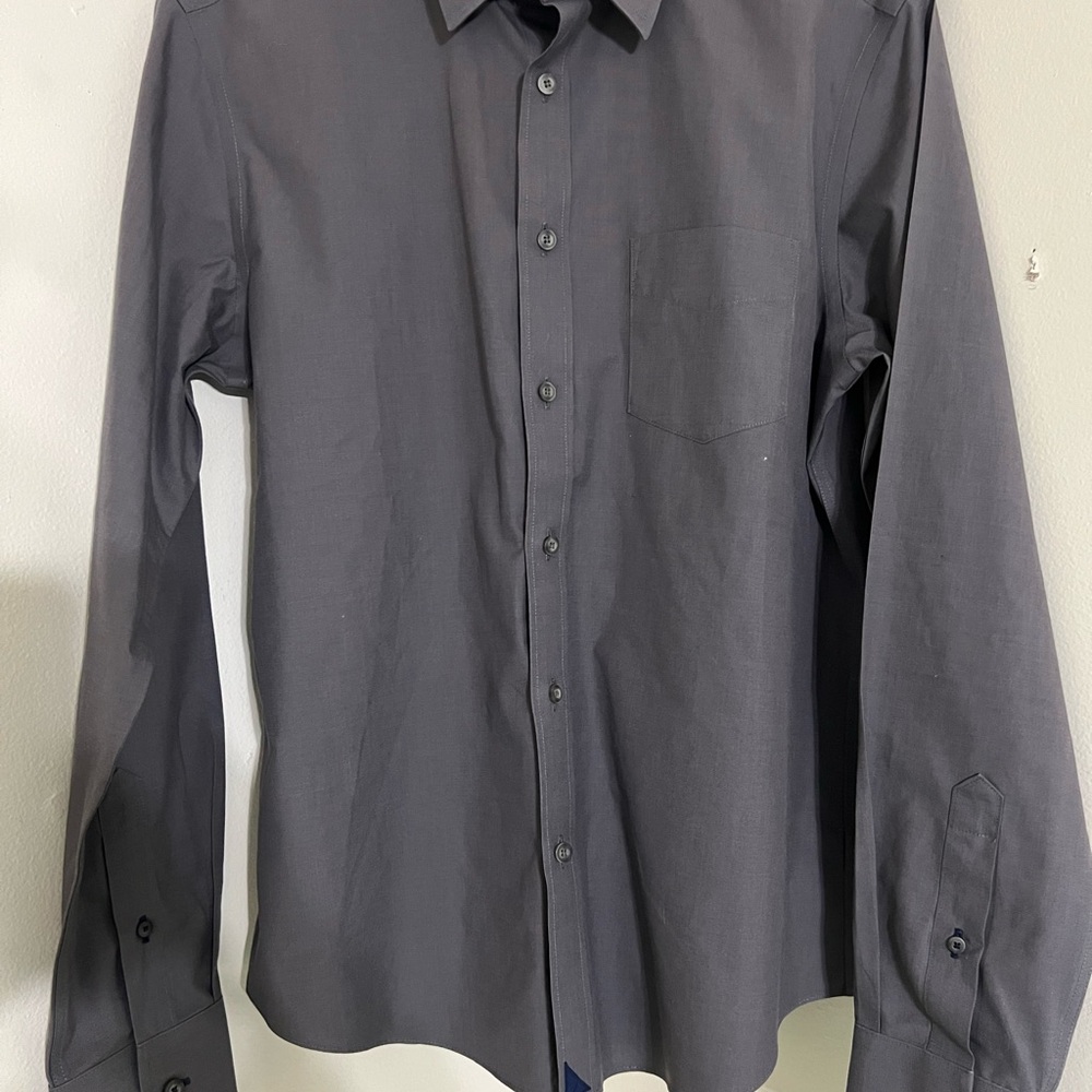 Men's UNTUCKit Gray Dress Shirt size M slim fit wrinkle free - Picture 2 of 4